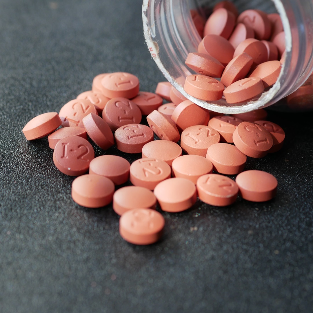 Navigating Ibuprofen Use: Risks, Safer Alternatives, and Healthier Pain Relief Options